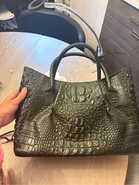Croc-Embossed Leather Tote Bag in Dark Green